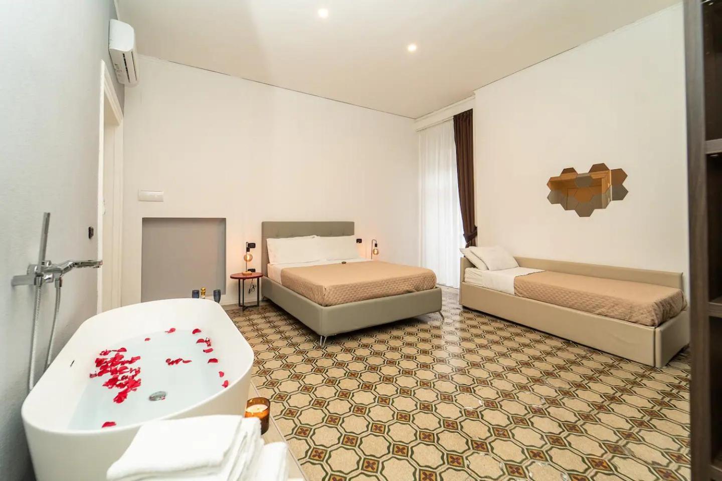La Piazza Suite Naples Exterior photo